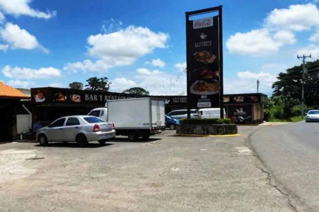 Apartmán Oxalis Aeropuerto Alajuela Exteriér fotografie